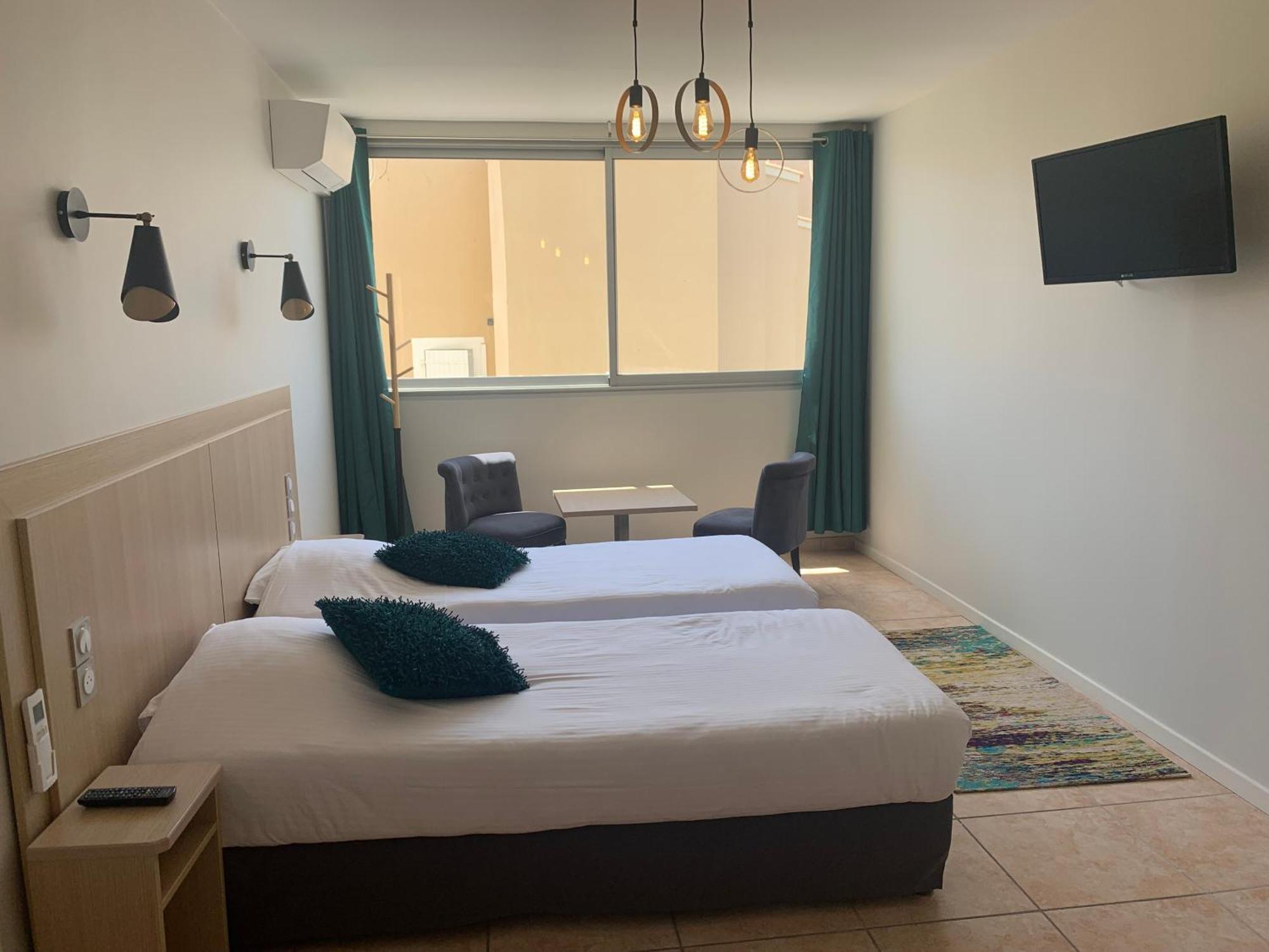 Hotel La Grande Conque Agde Bagian luar foto
