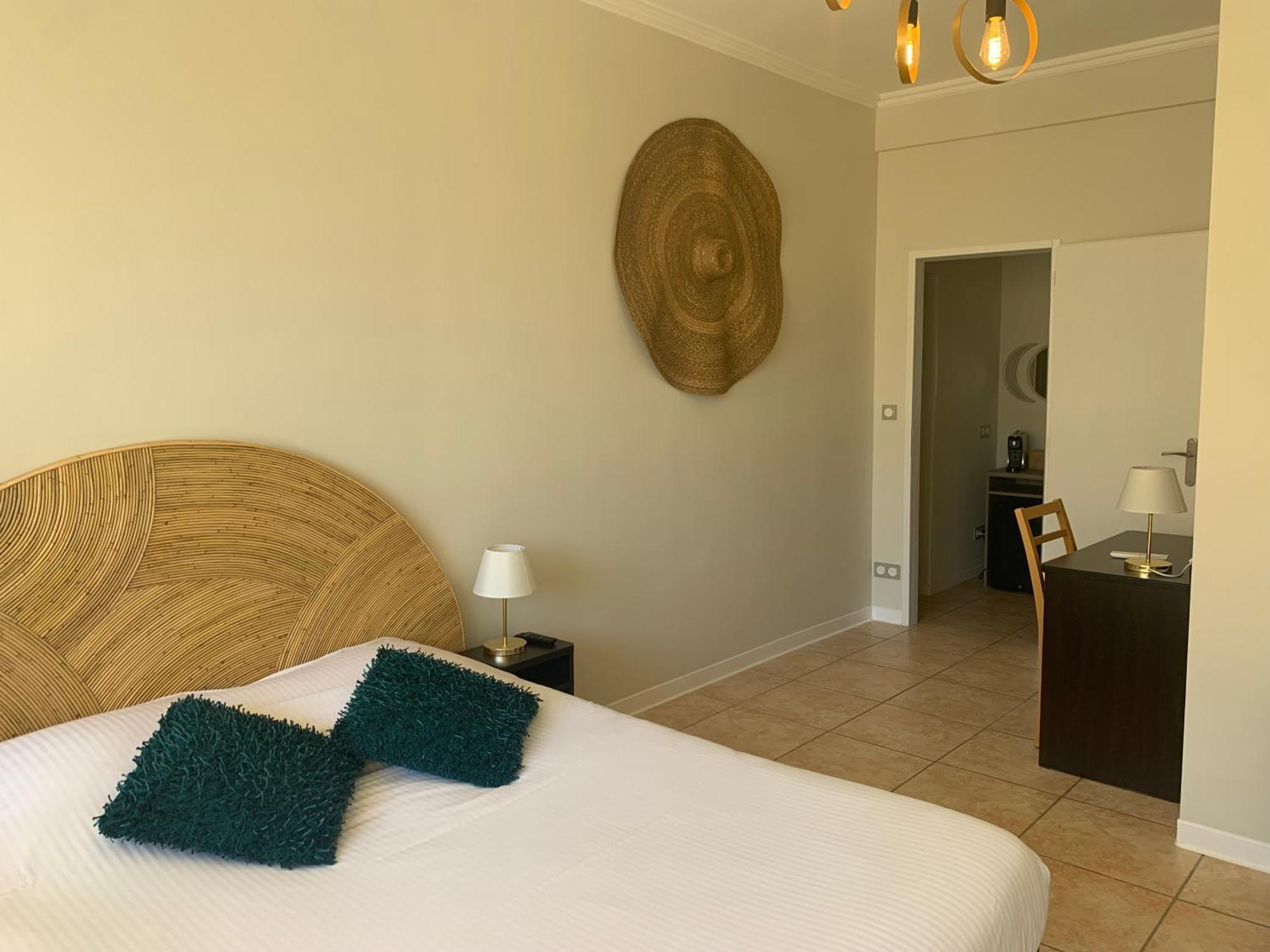 Hotel La Grande Conque Agde Bagian luar foto